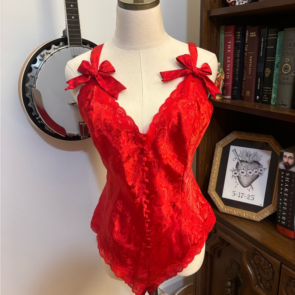 VTG Gold Label Victoria Secret Red floral lace corset bodysuit  bow detail SZ L